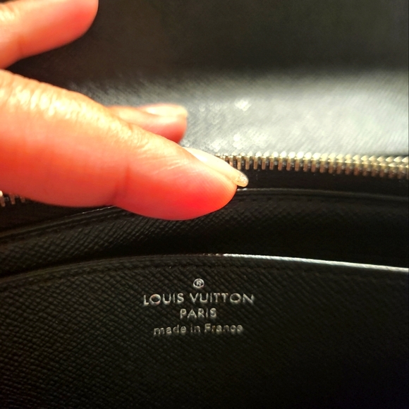 NWOT LOUIS VUITTON Epi Monogram Reverse Twist Wallet - Picture 10 of 11